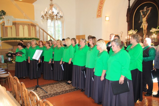 Koris koncertē Tilžas e. luteriskajā baznīcā